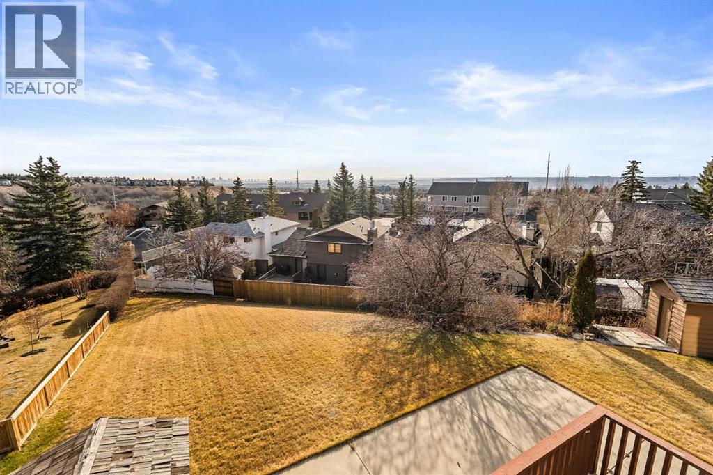 Single Family House for Sale in  Edgeland Bay NW Edgemont Calgary 