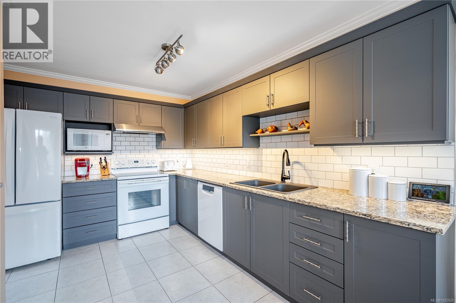 306 1 Buddy Rd, View Royal