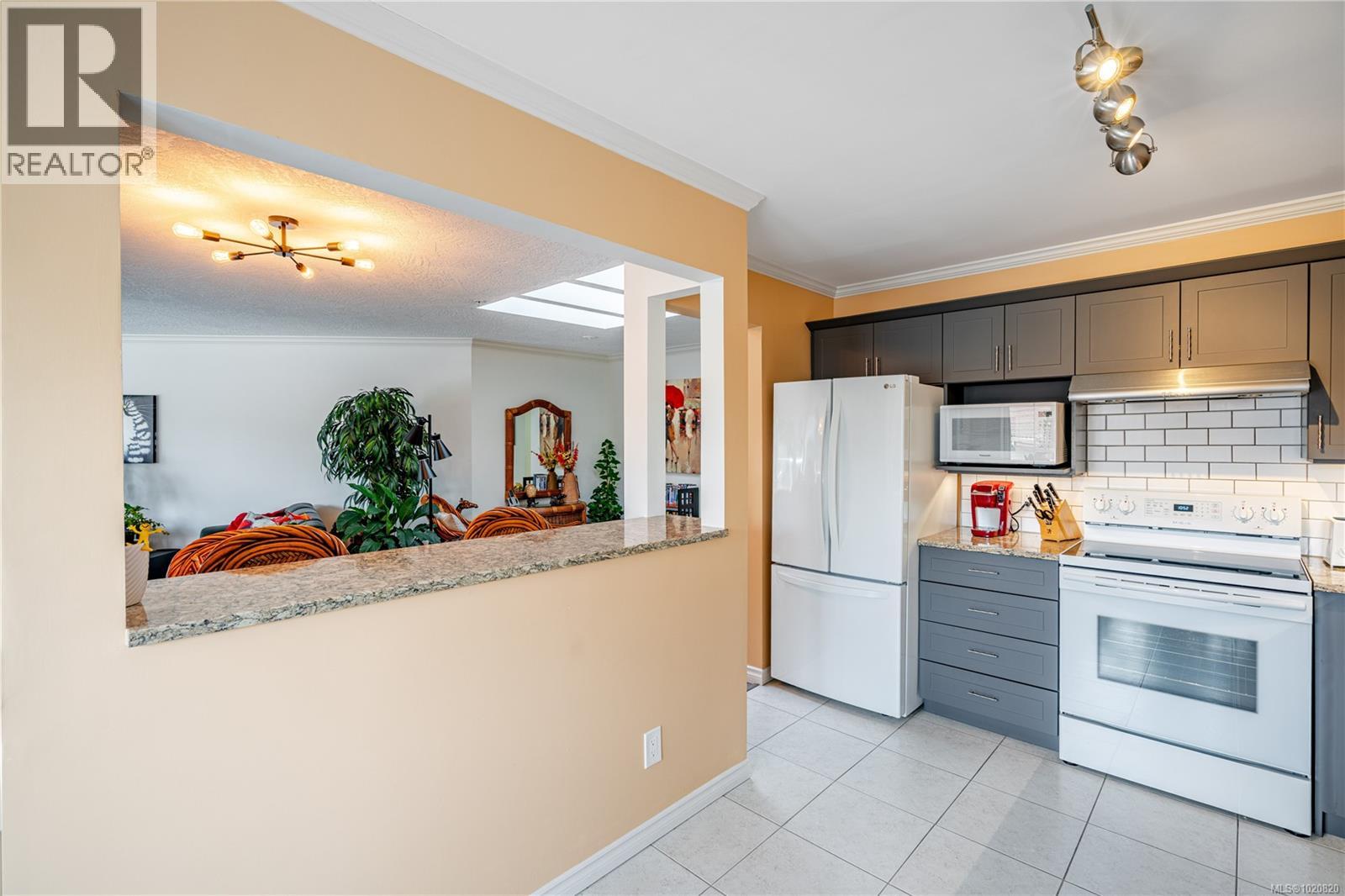 306 1 Buddy Rd, View Royal