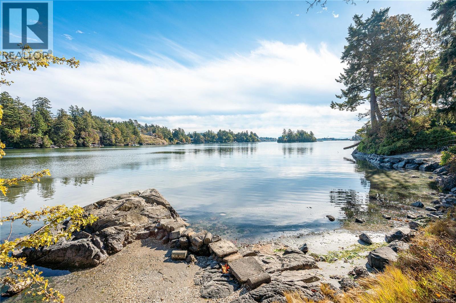 304 1 Buddy Rd, View Royal