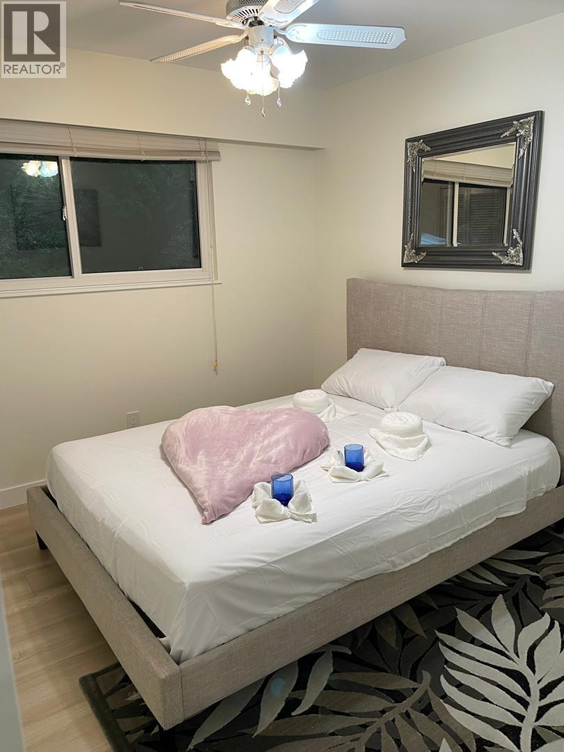 330 BAYVIEW ROAD, Lions Bay