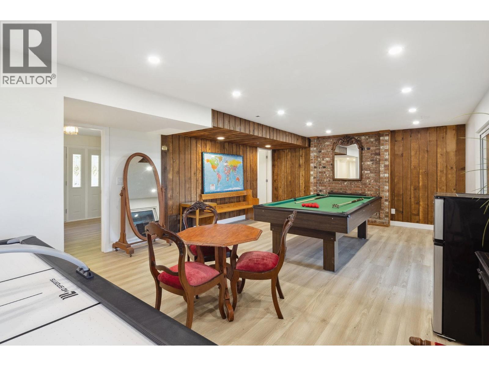 330 BAYVIEW ROAD, Lions Bay