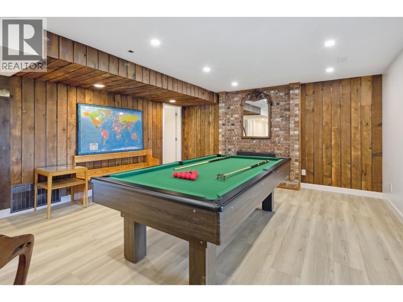 330 BAYVIEW ROAD, Lions Bay