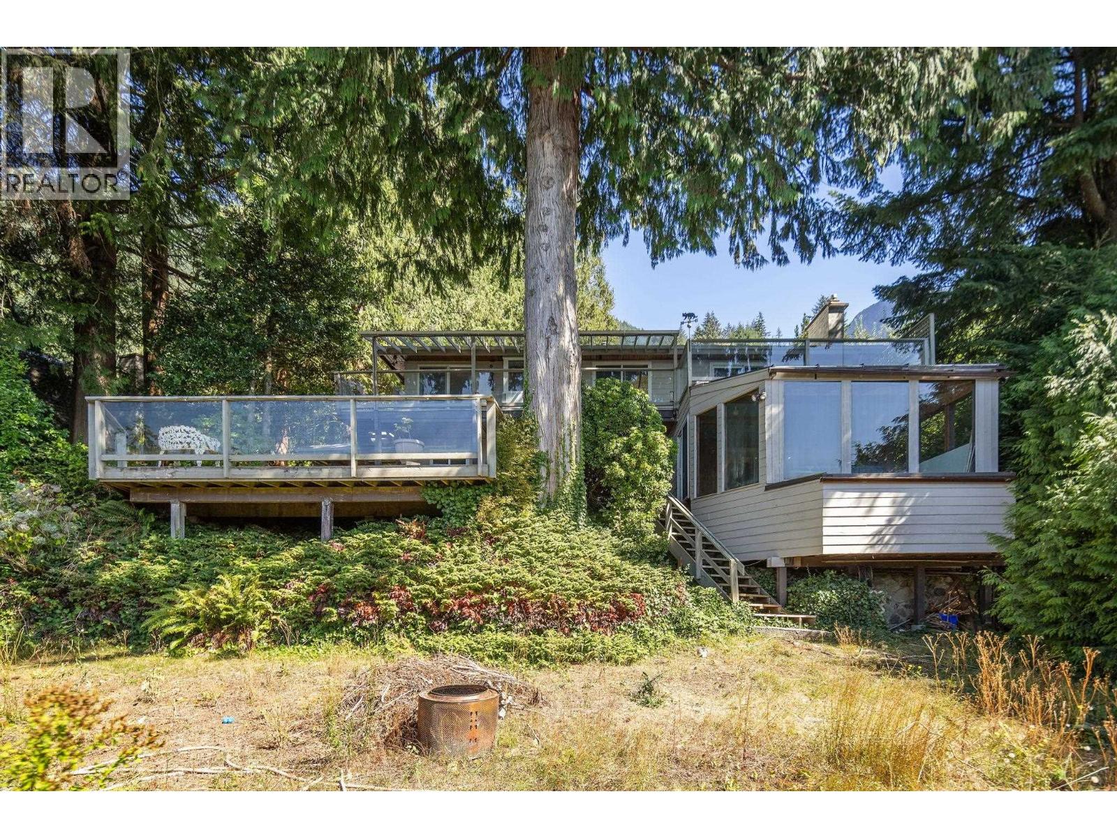 330 BAYVIEW ROAD, Lions Bay