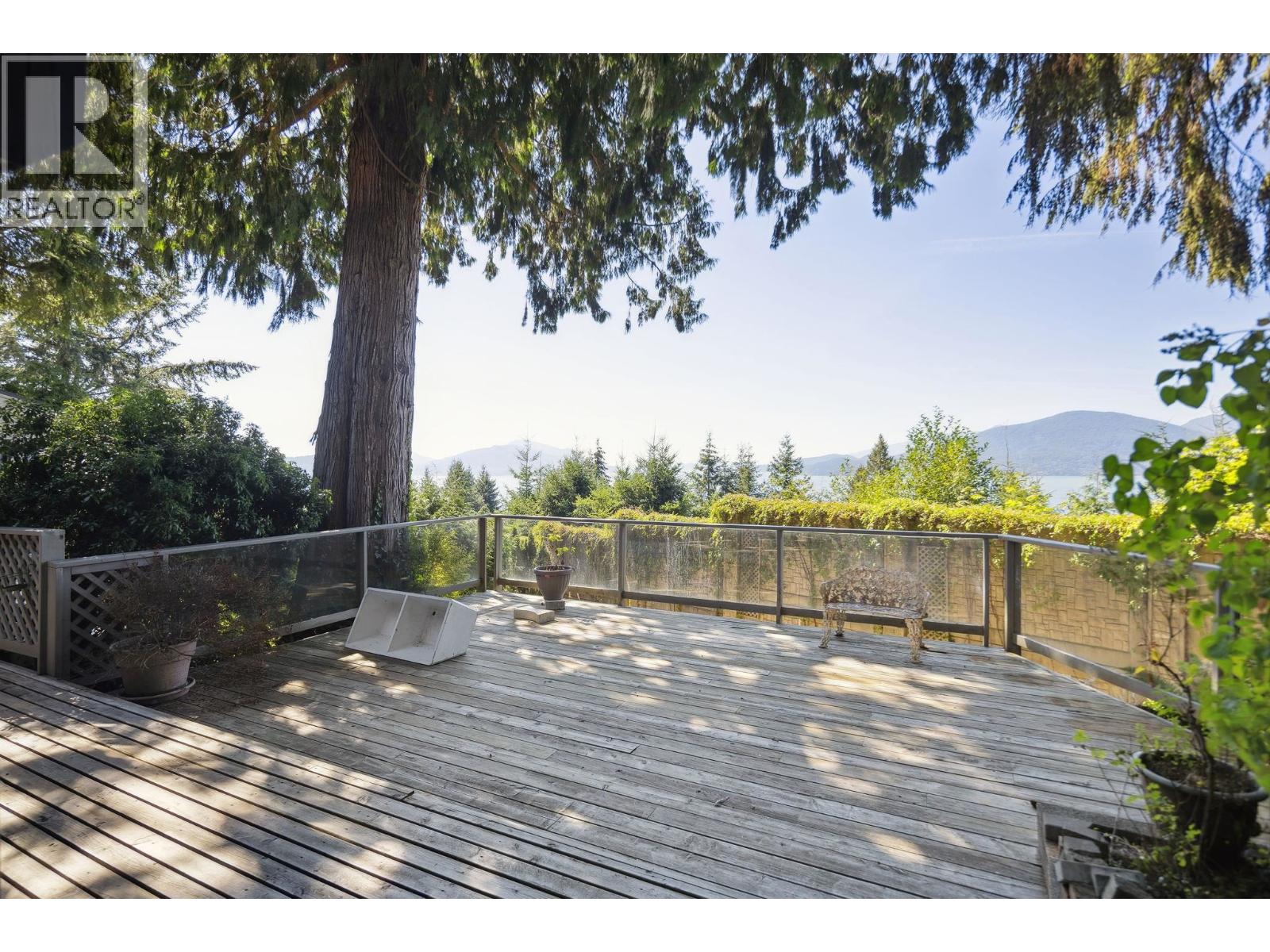 330 BAYVIEW ROAD, Lions Bay