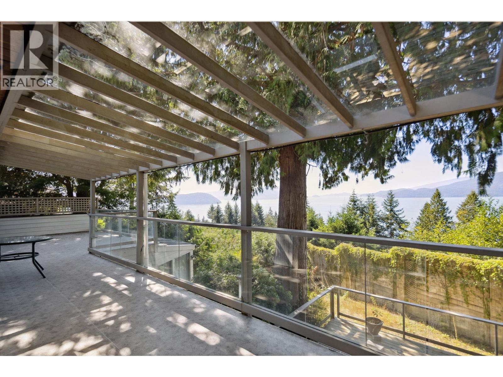 330 BAYVIEW ROAD, Lions Bay