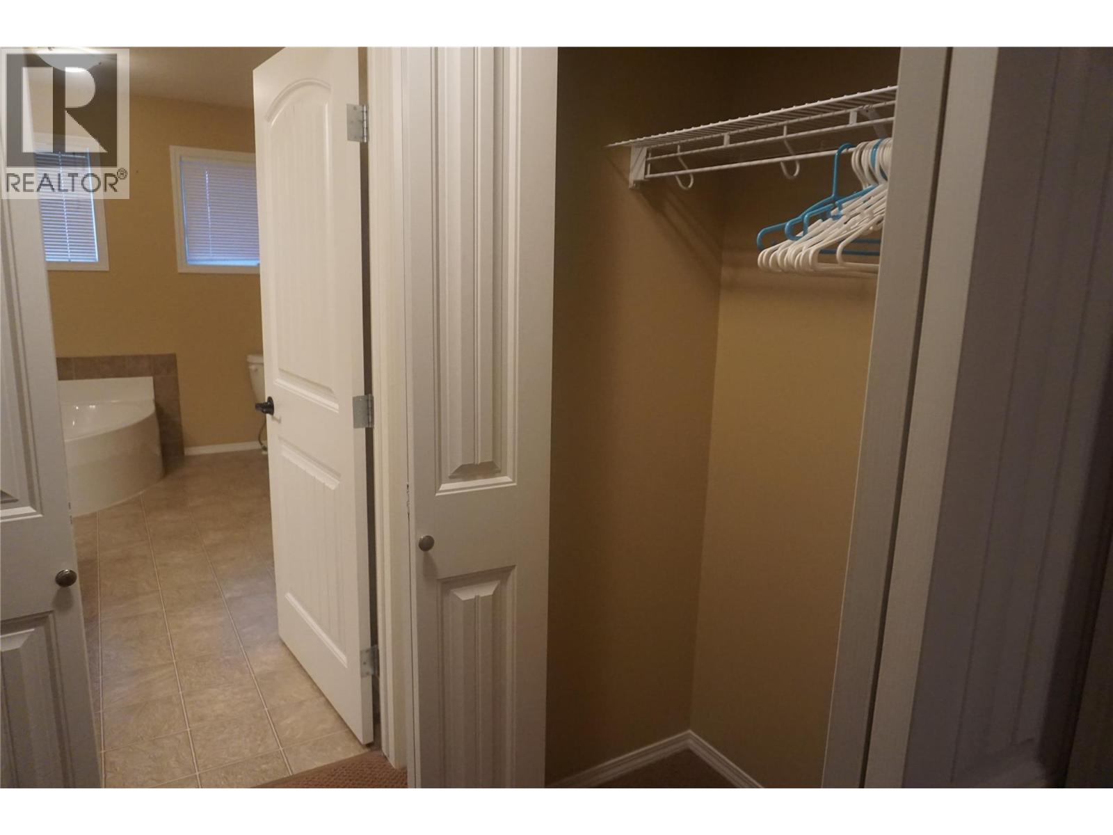 8895 Doherty Street, Canal Flats