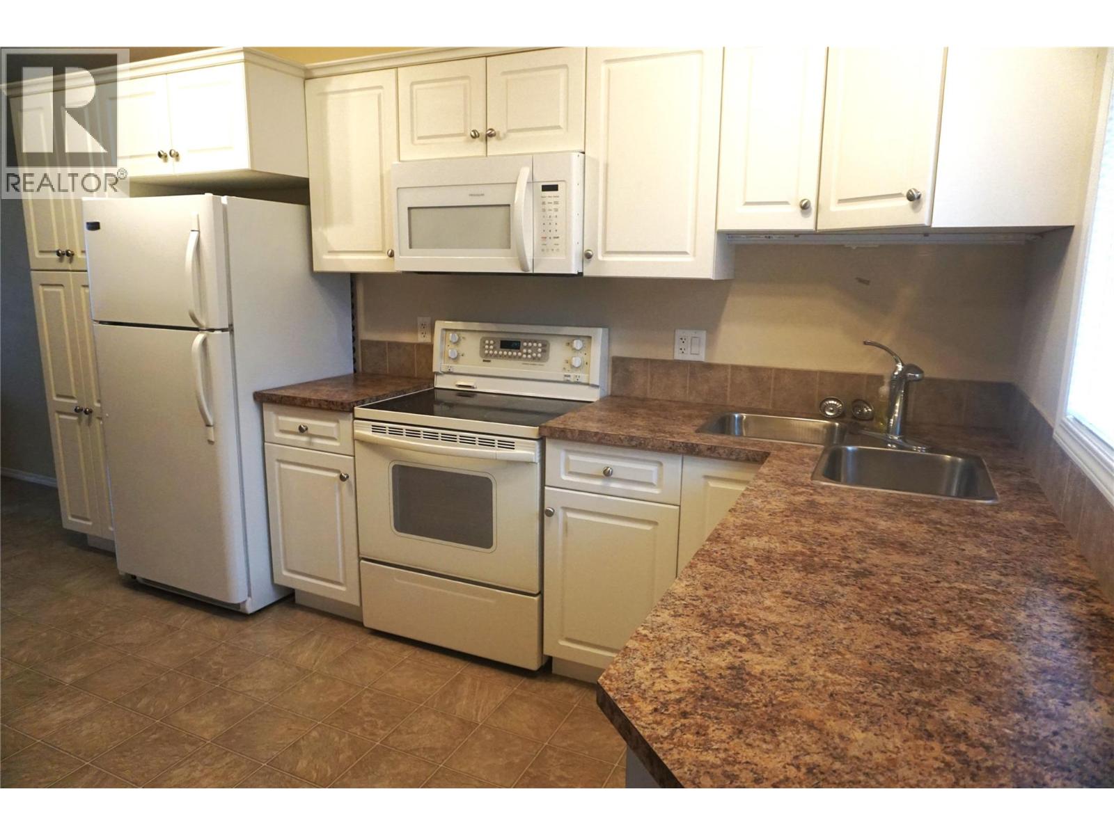 8895 Doherty Street, Canal Flats