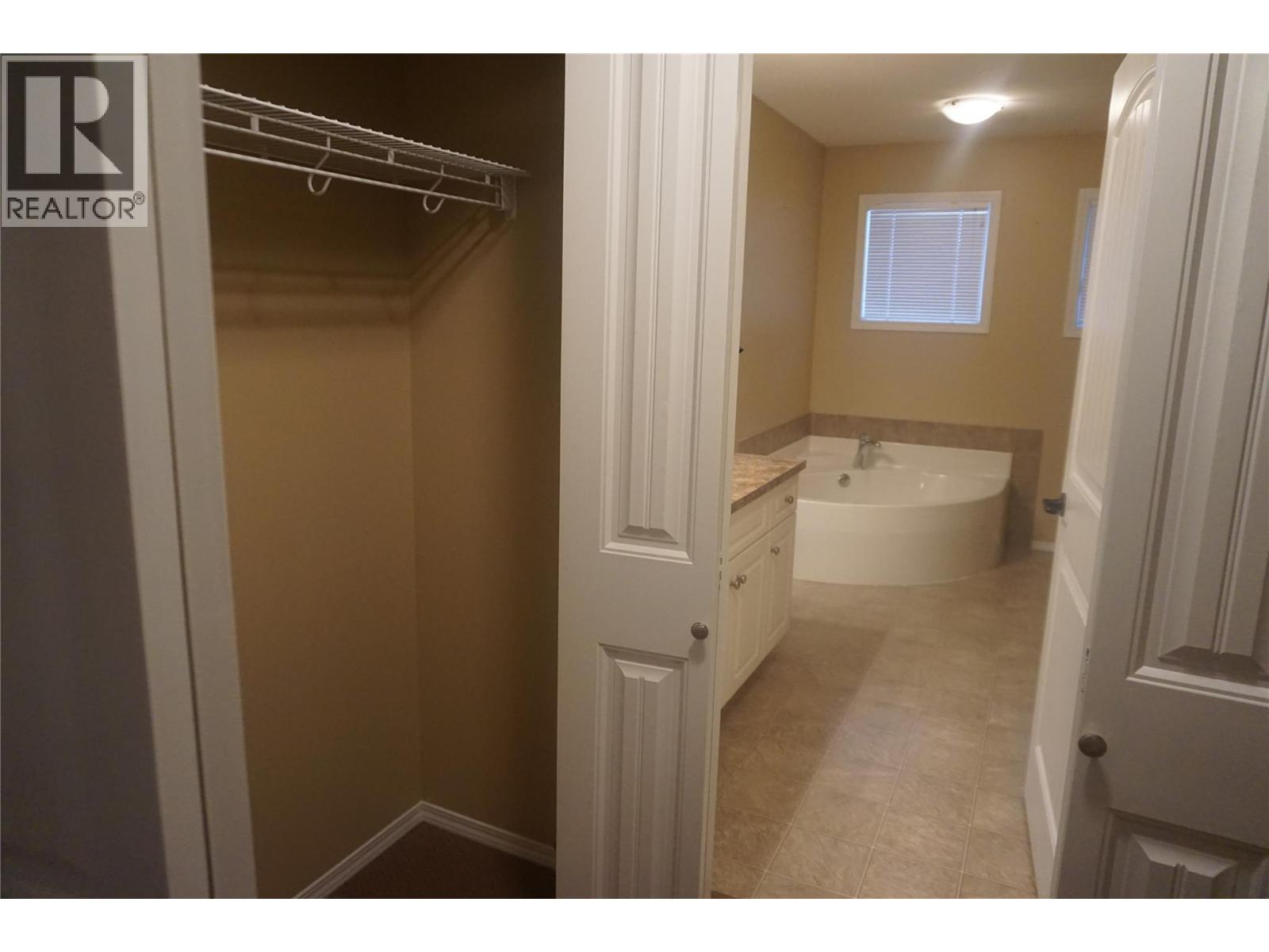 8895 Doherty Street, Canal Flats