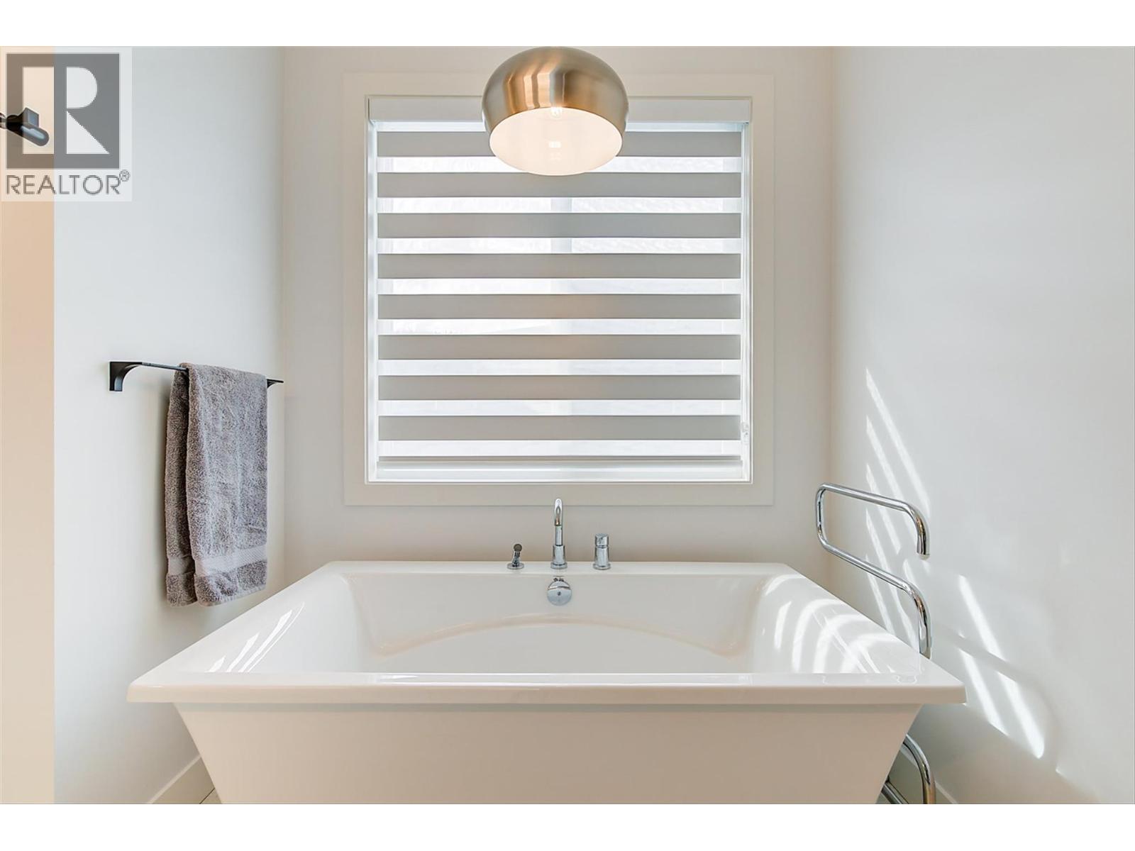  1235 Ponds Avenue, Kelowna