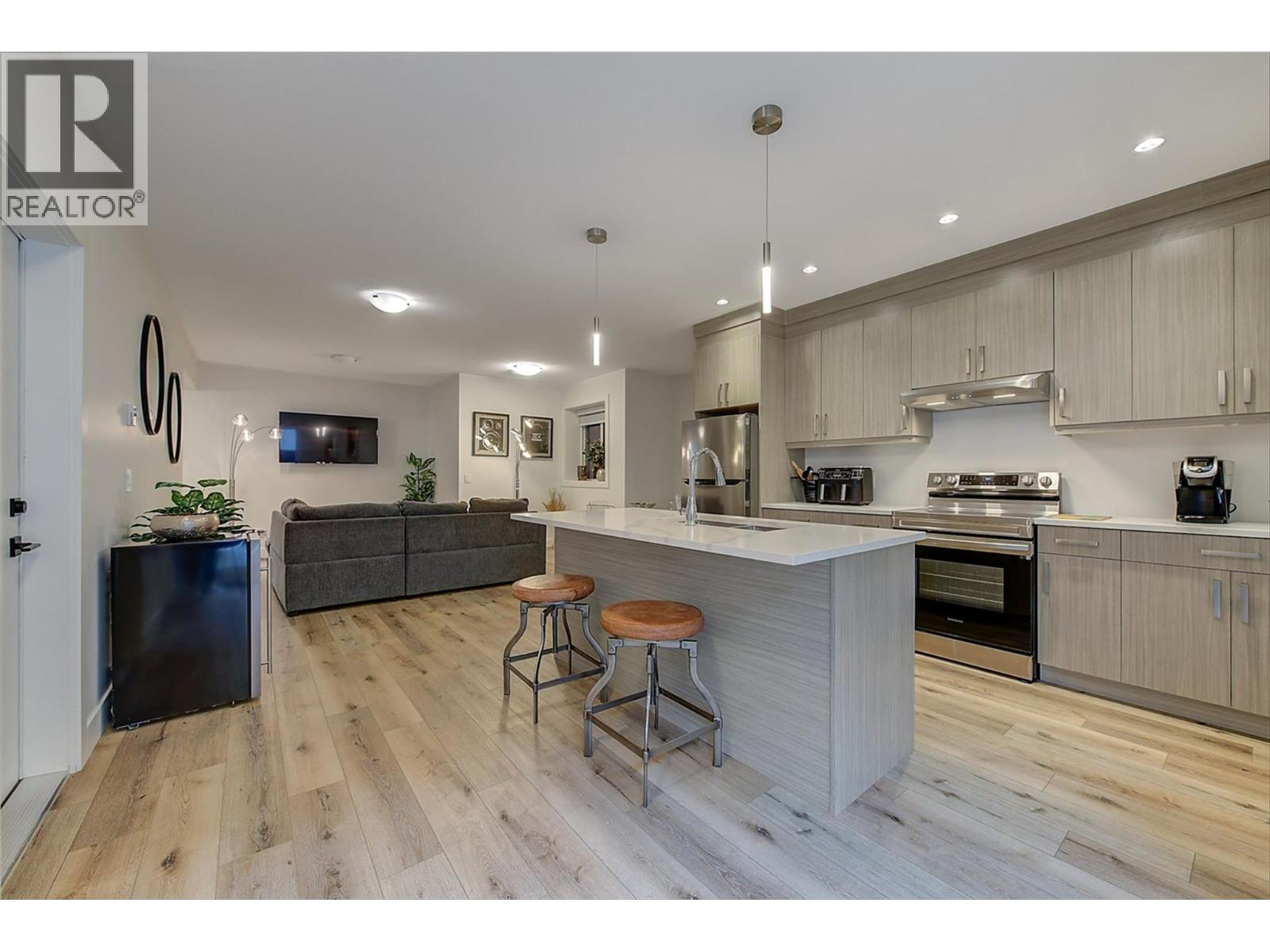  1235 Ponds Avenue, Kelowna