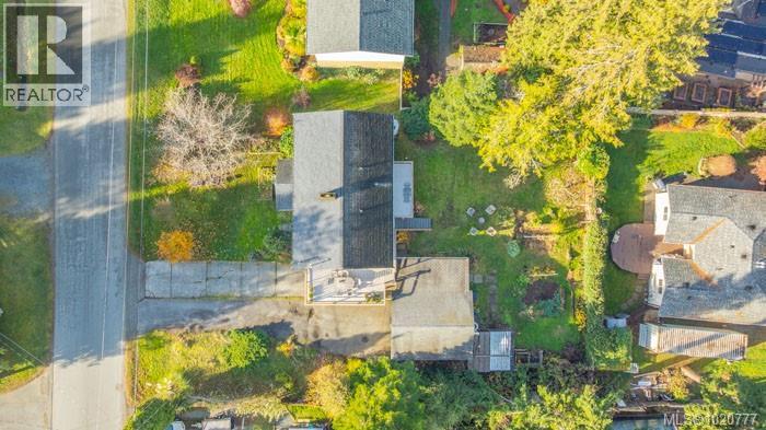 7330 Millard Dr, Lantzville