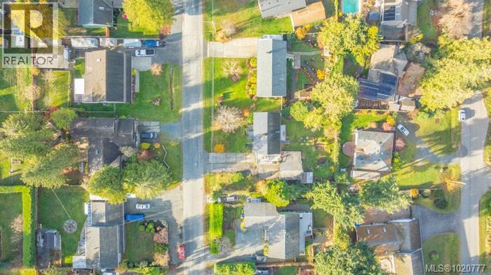 7330 Millard Dr, Lantzville