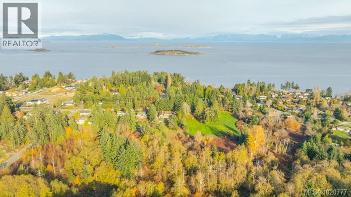 7330 Millard Dr, Lantzville