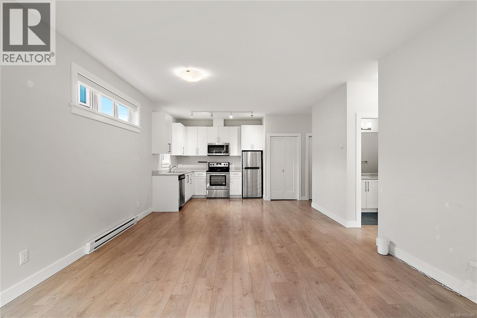 9286 Rideau Ave, North Saanich