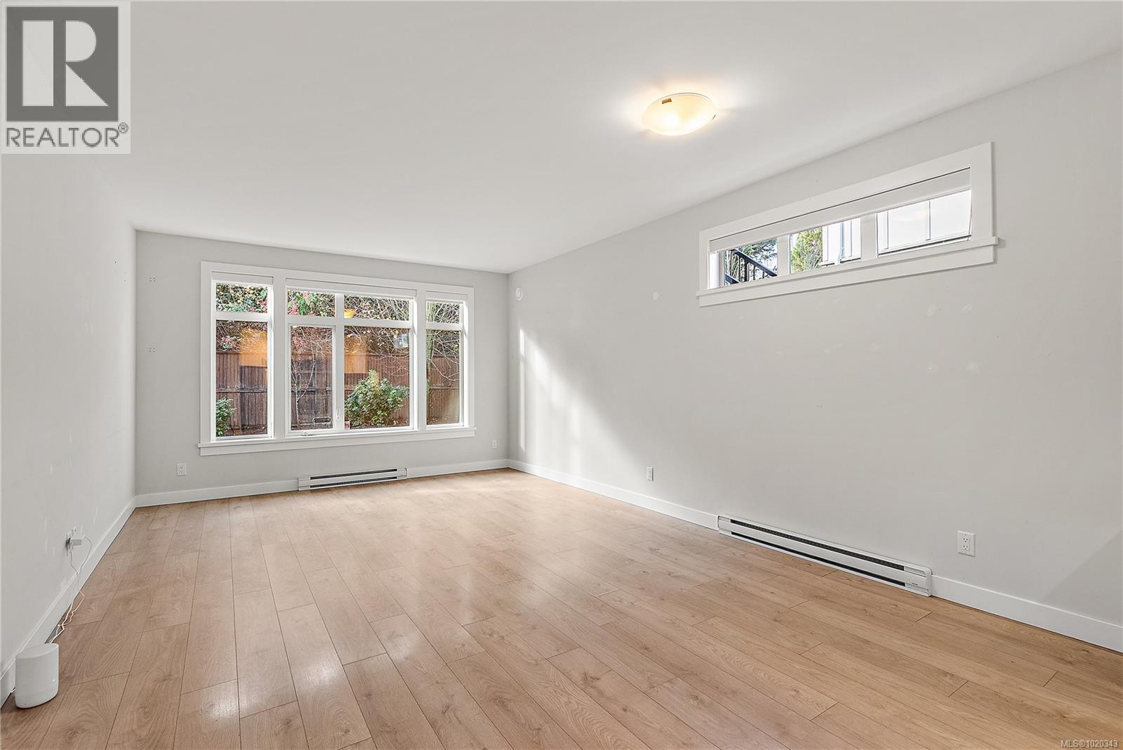 9286 Rideau Ave, North Saanich