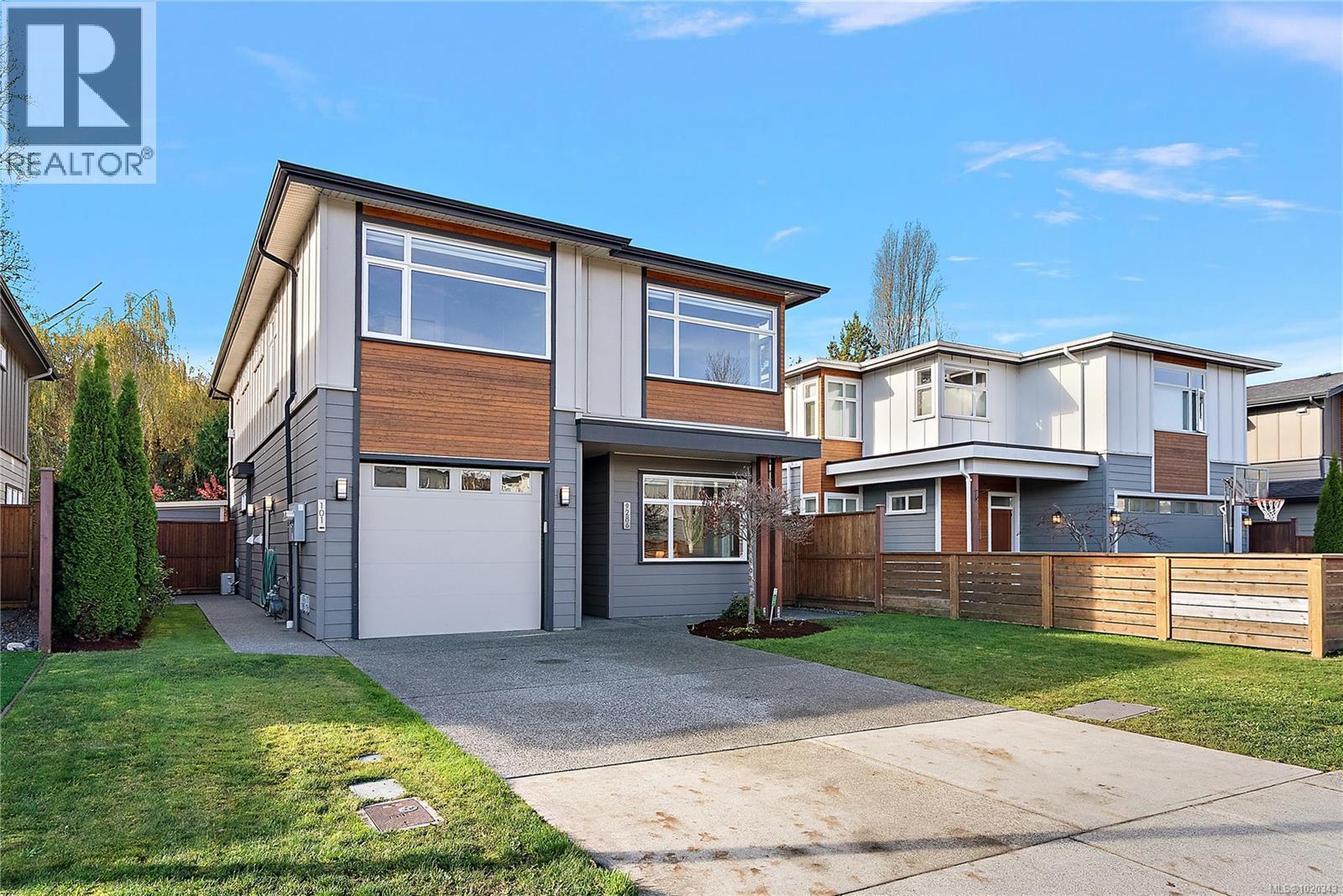 9286 Rideau Ave, North Saanich