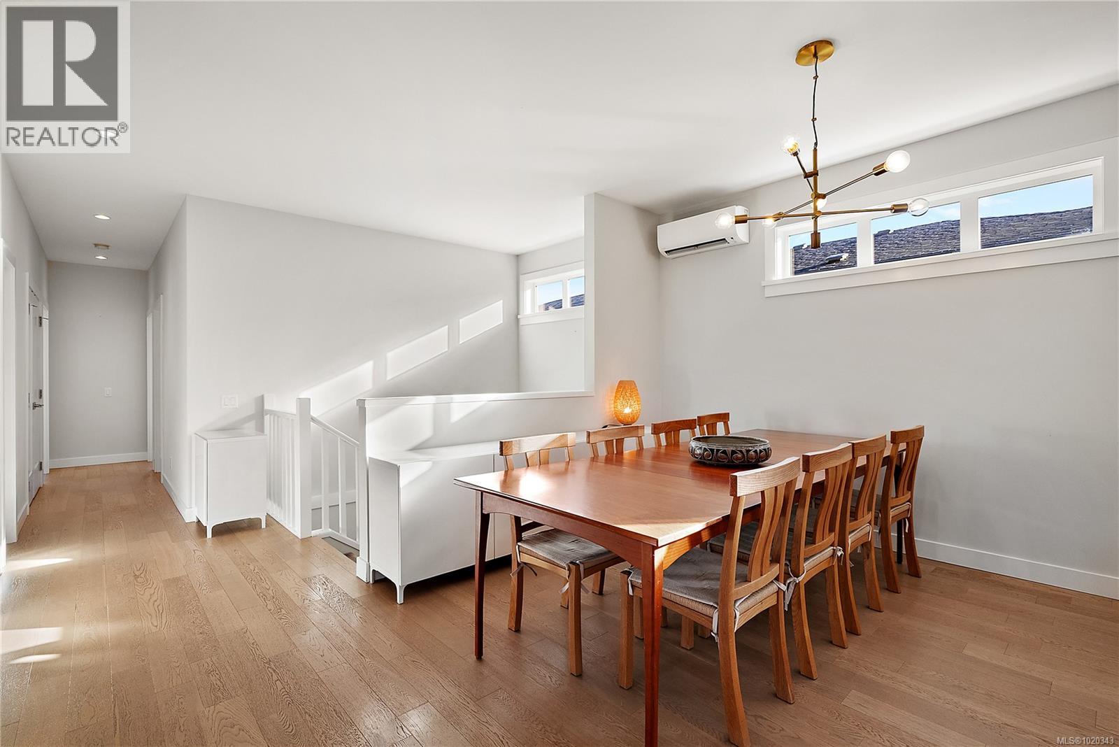 9286 Rideau Ave, North Saanich