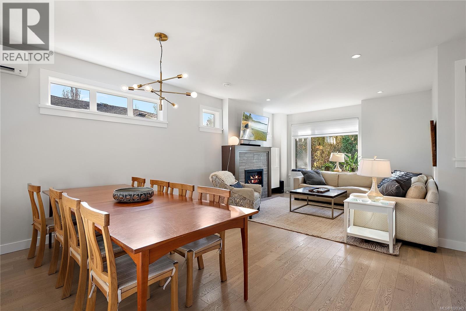 9286 Rideau Ave, North Saanich