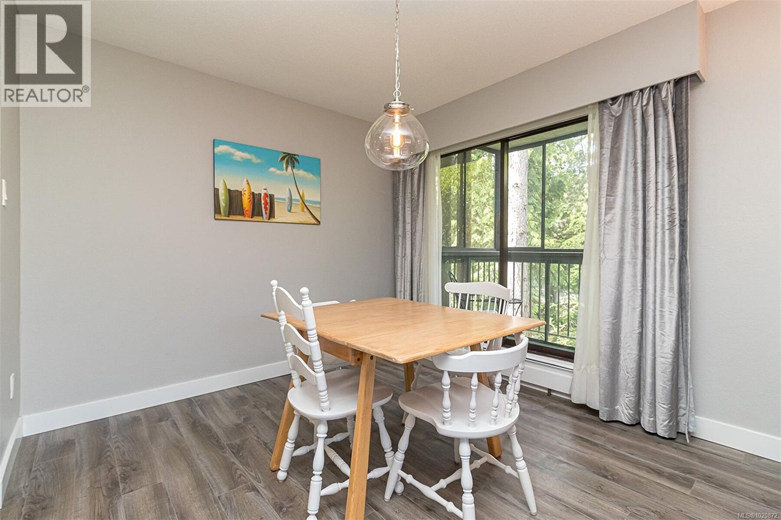 310 1009 McKenzie Ave, Saanich