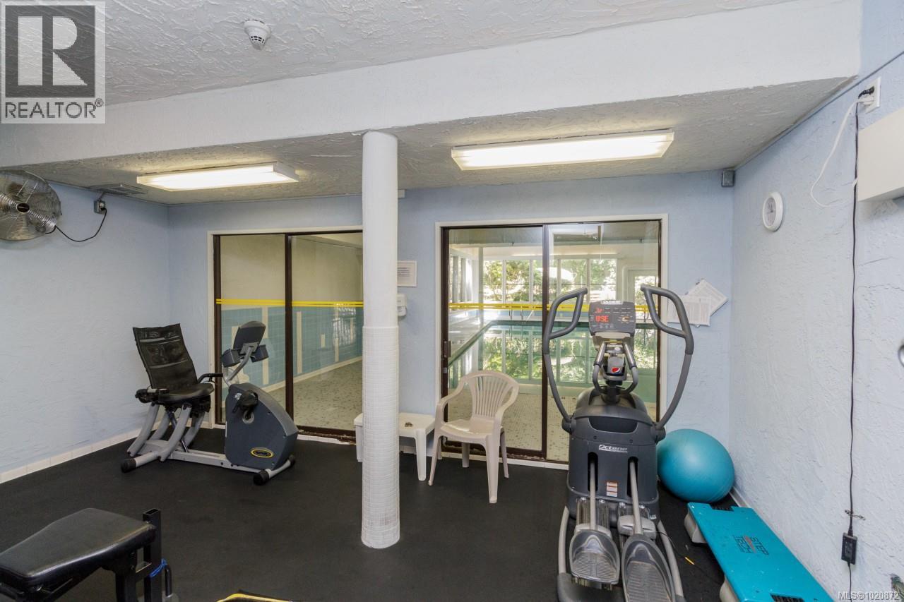 310 1009 McKenzie Ave, Saanich