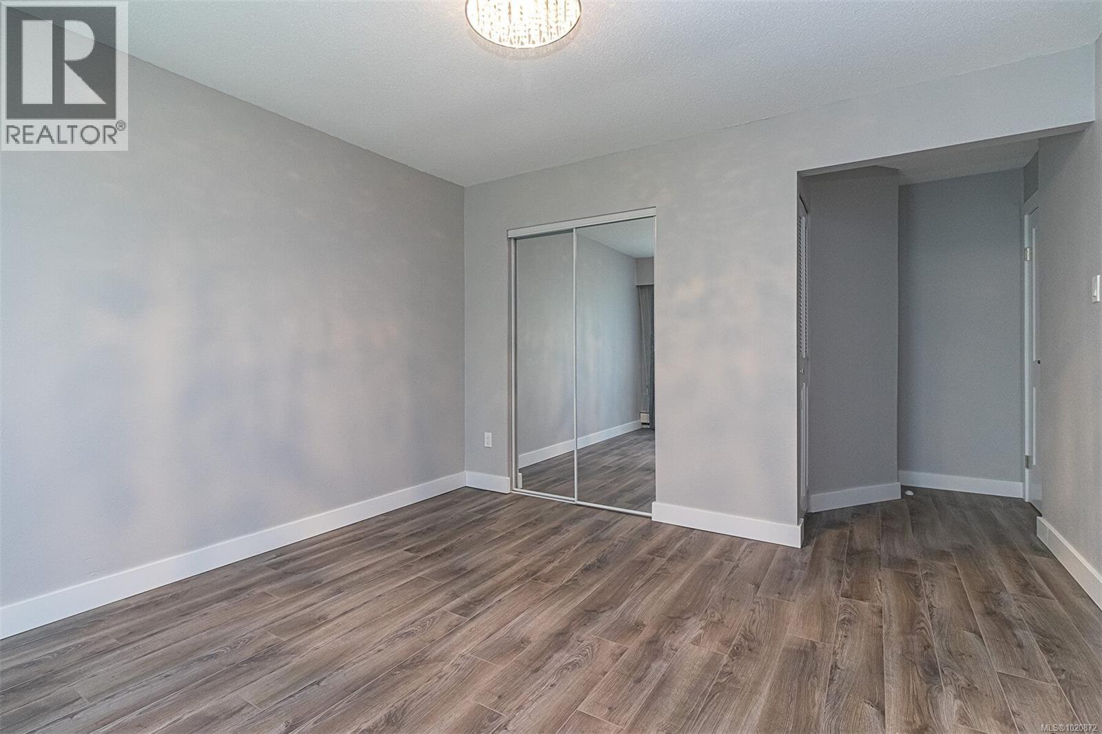 310 1009 McKenzie Ave, Saanich