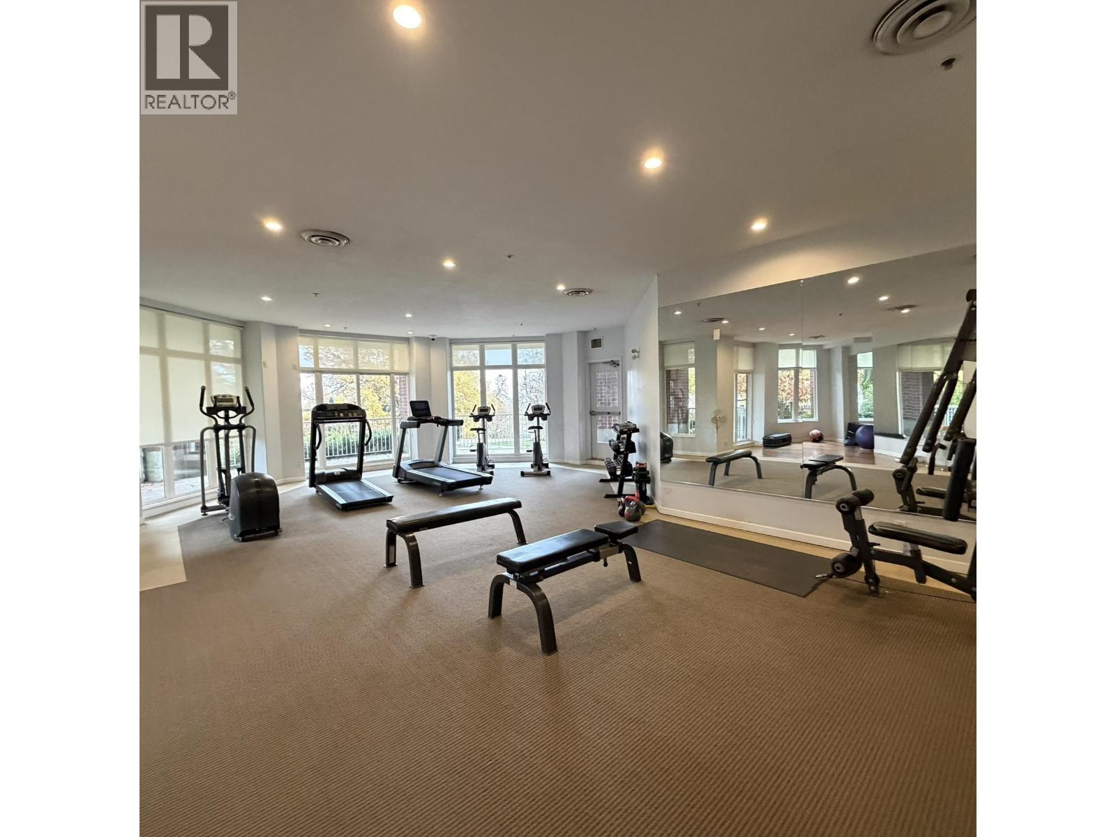 307 14 E ROYAL AVENUE, New Westminster