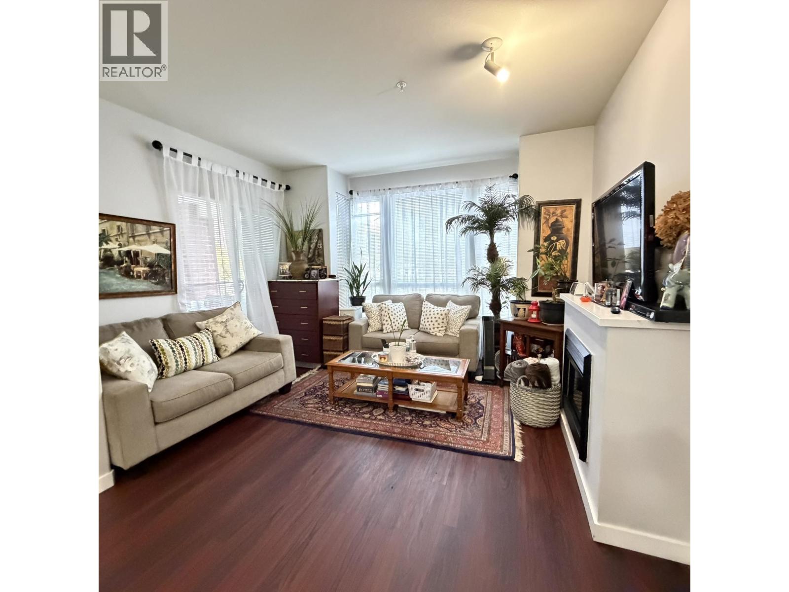 307 14 E ROYAL AVENUE, New Westminster