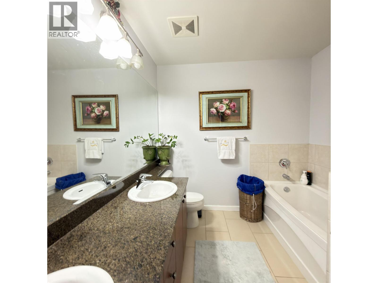 307 14 E ROYAL AVENUE, New Westminster