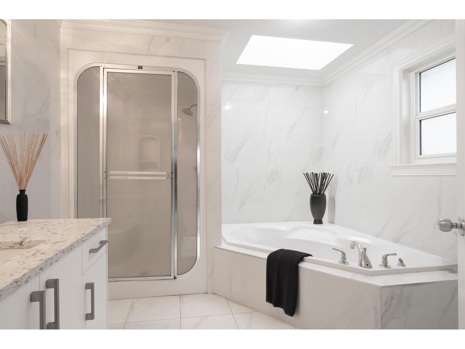 1388 LEE STREET, White Rock