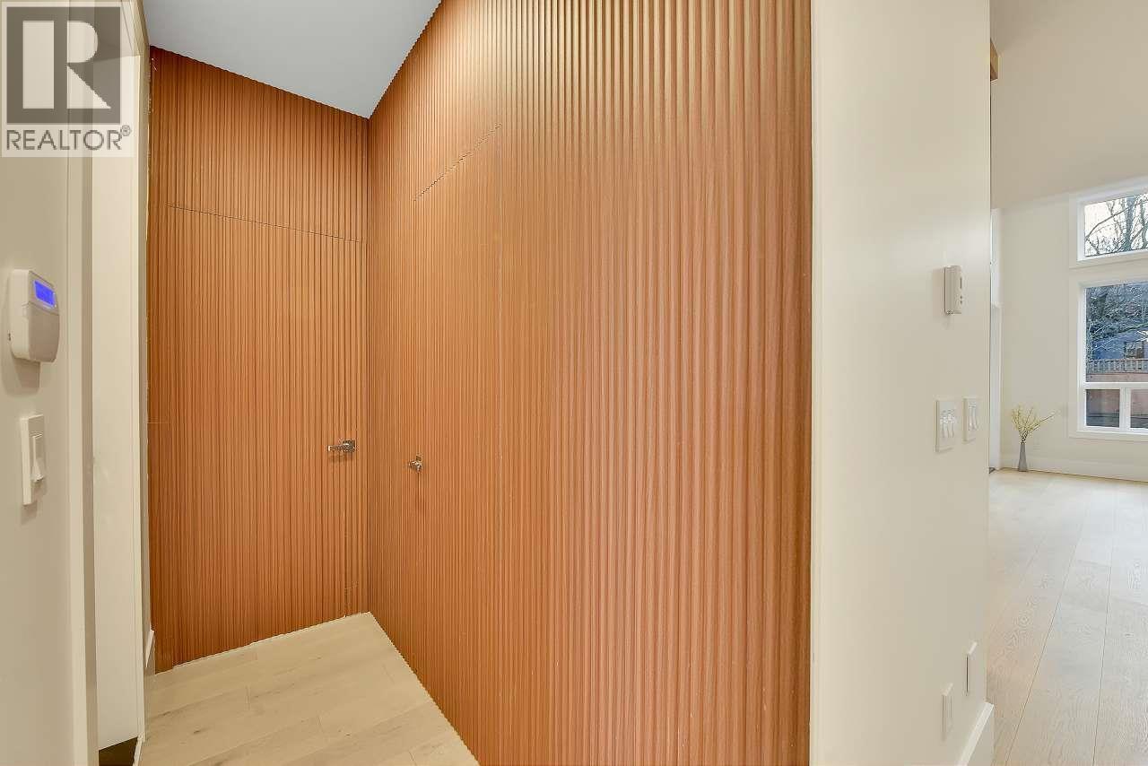 5712 16A Avenue, Delta