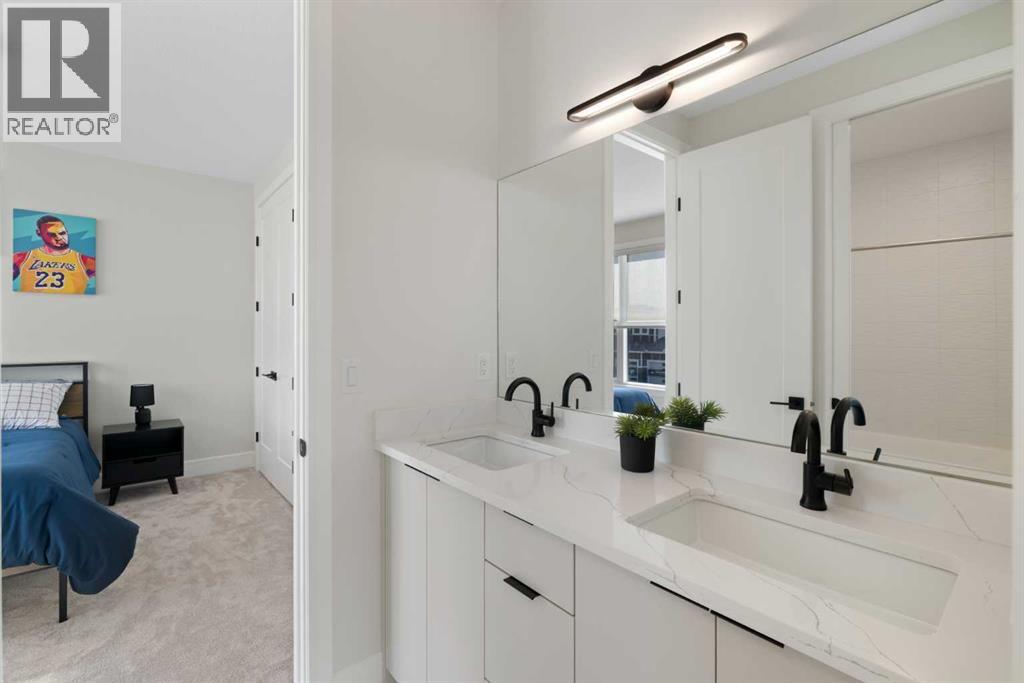 33 Heritage Park, Cochrane