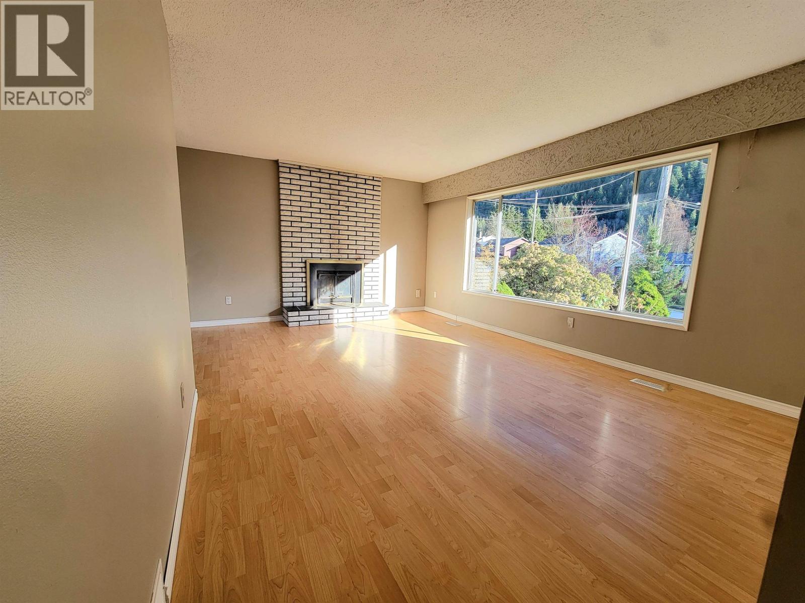 38295 CHESTNUT AVENUE, Squamish