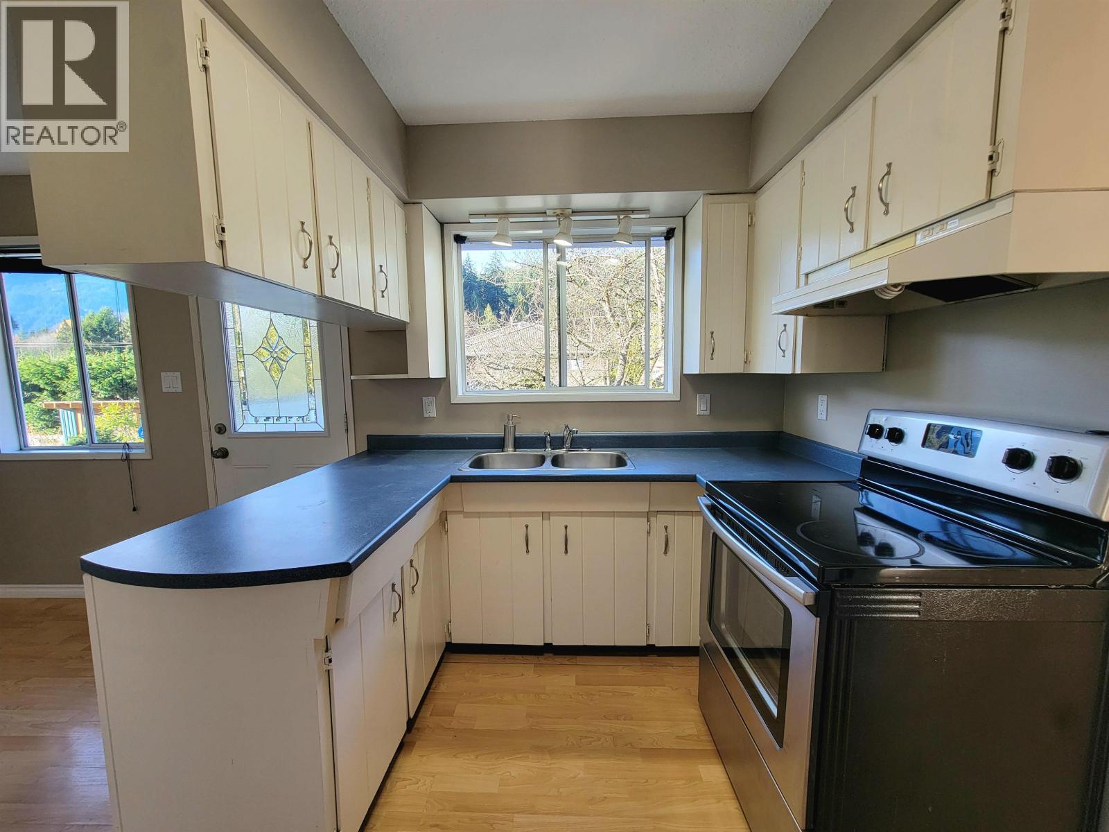 38295 CHESTNUT AVENUE, Squamish