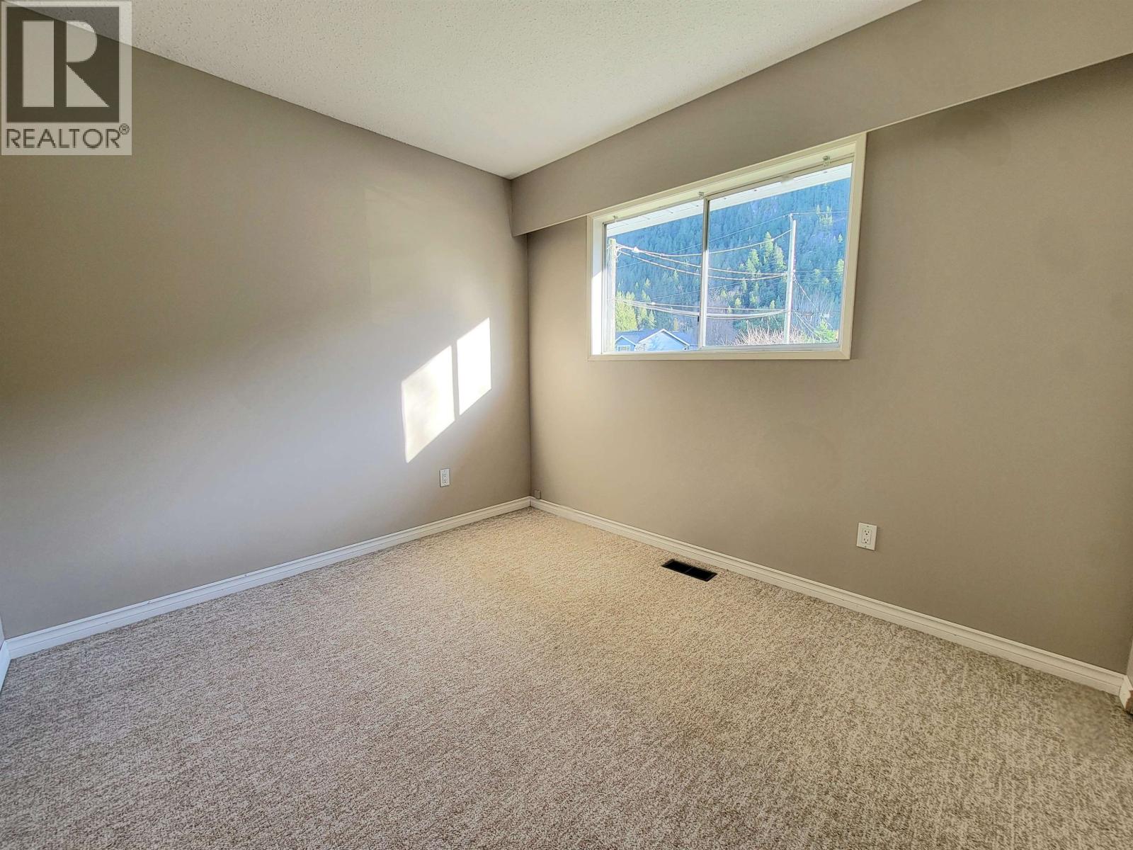 38295 CHESTNUT AVENUE, Squamish