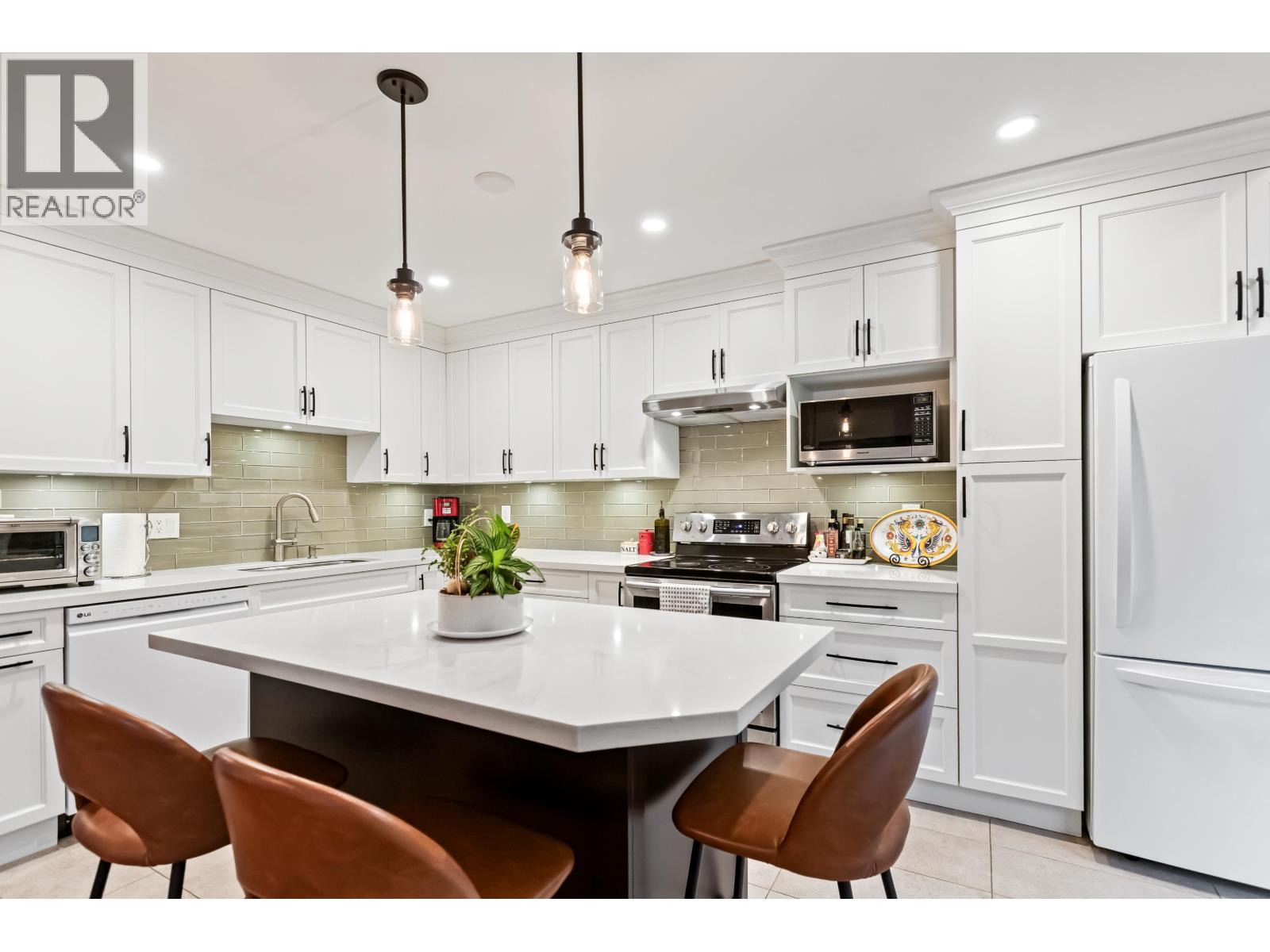 5857 MAYVIEW CIRCLE, Burnaby