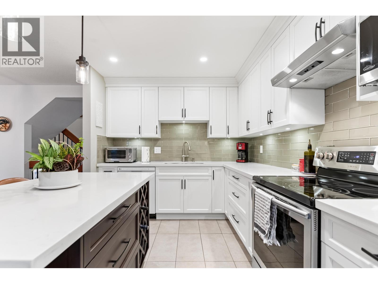 5857 MAYVIEW CIRCLE, Burnaby