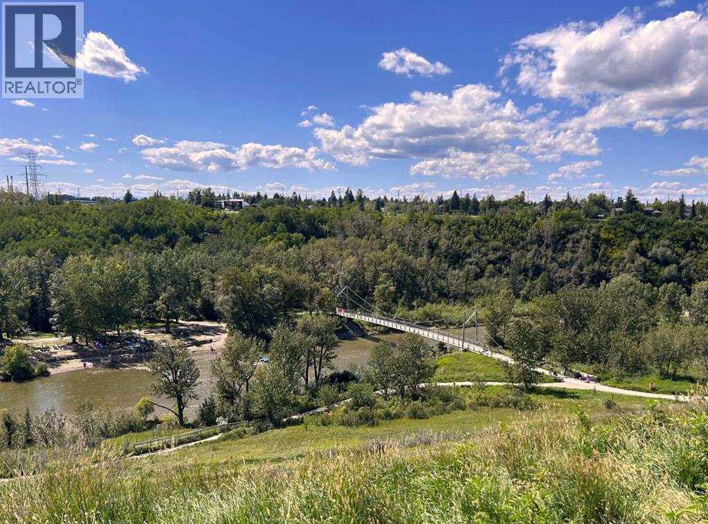 Single Family House for Sale in    Avenue SW Windsor Park Calgary 