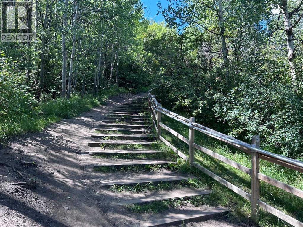 Single Family House for Sale in    Avenue SW Windsor Park Calgary 