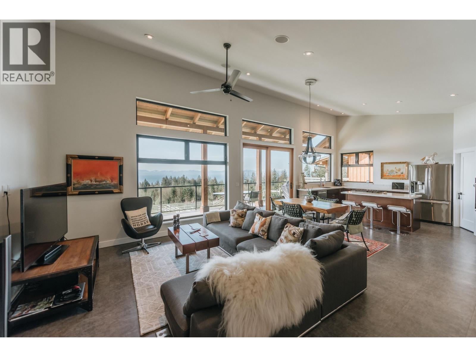 2247 PIXTON ROAD, Roberts Creek