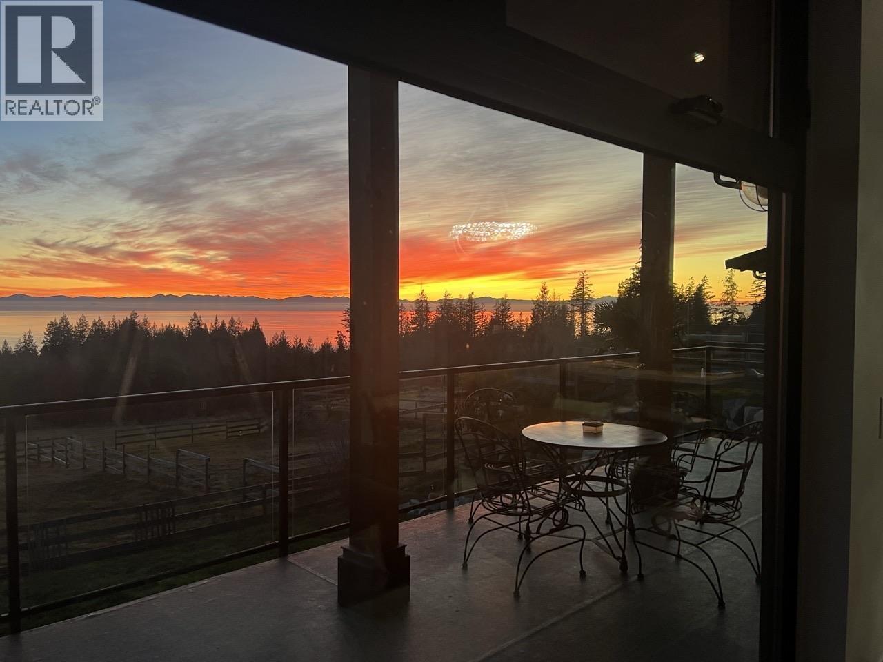 2247 PIXTON ROAD, Roberts Creek