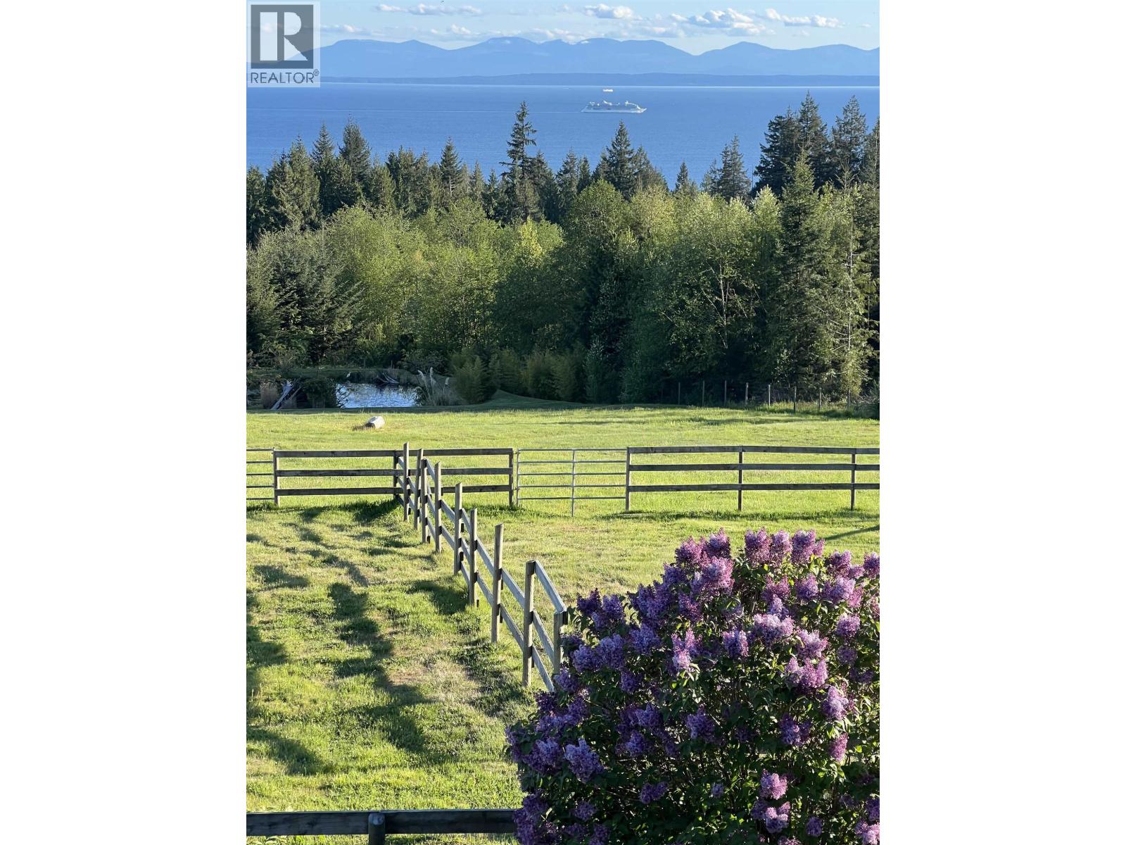2247 PIXTON ROAD, Roberts Creek