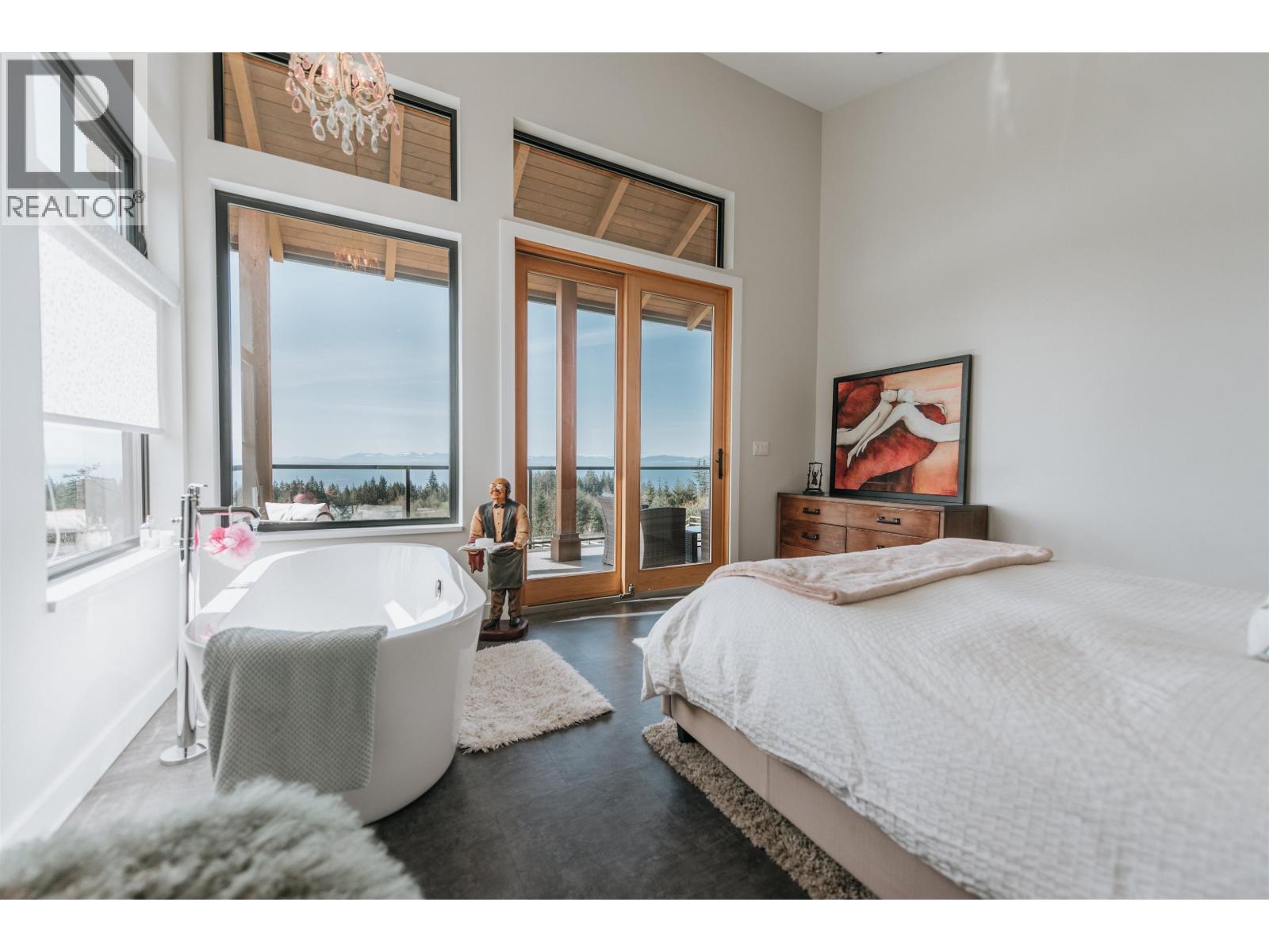 2247 PIXTON ROAD, Roberts Creek