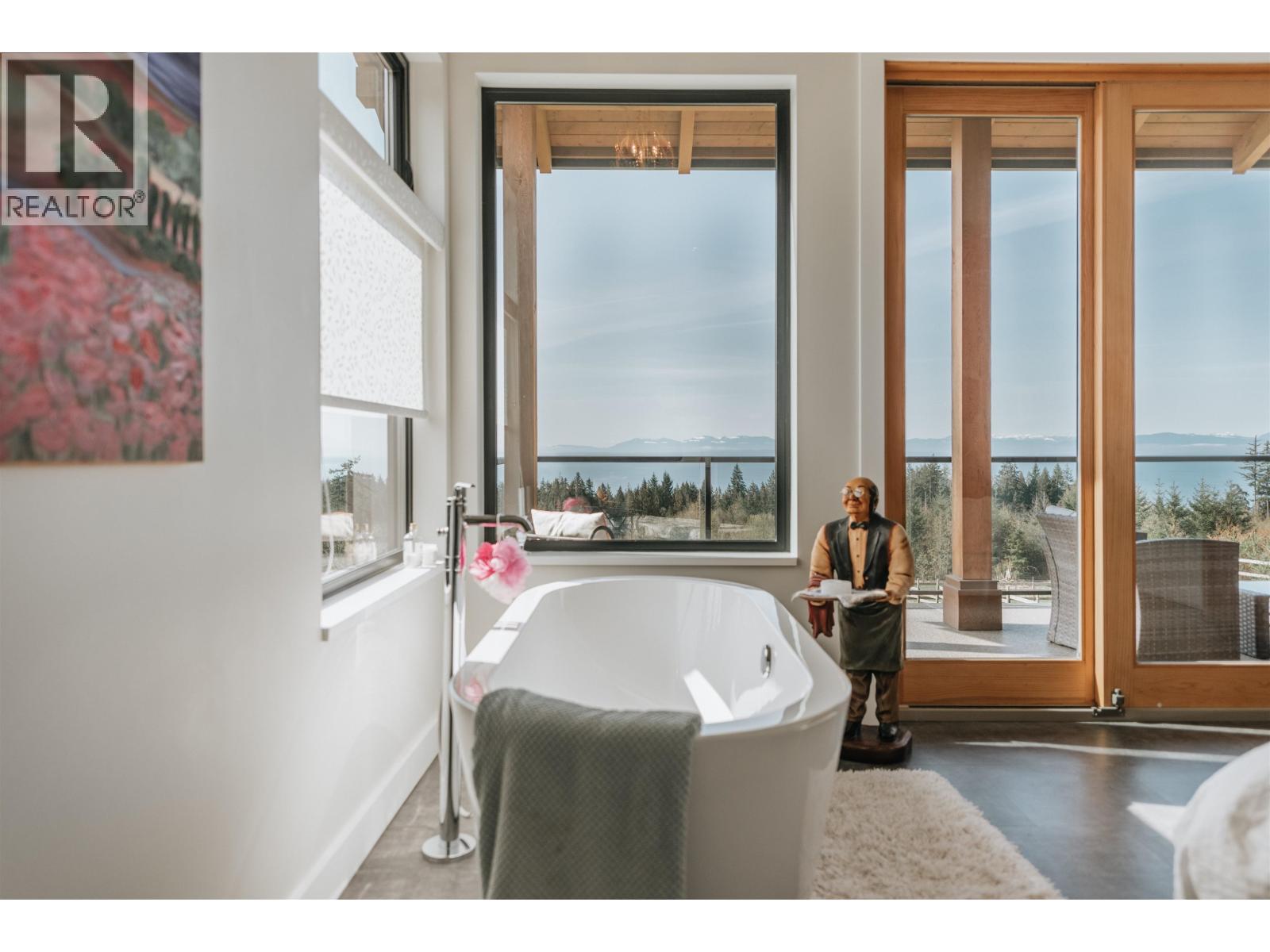 2247 PIXTON ROAD, Roberts Creek