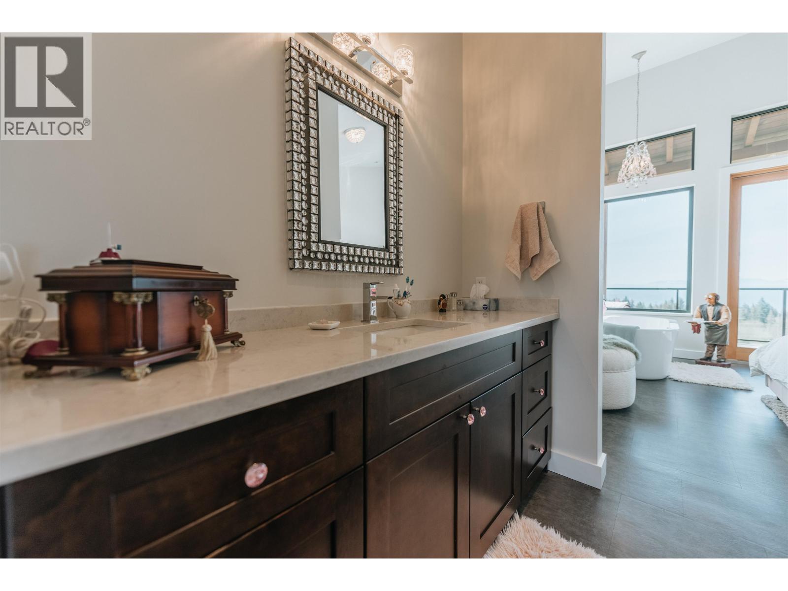 2247 PIXTON ROAD, Roberts Creek