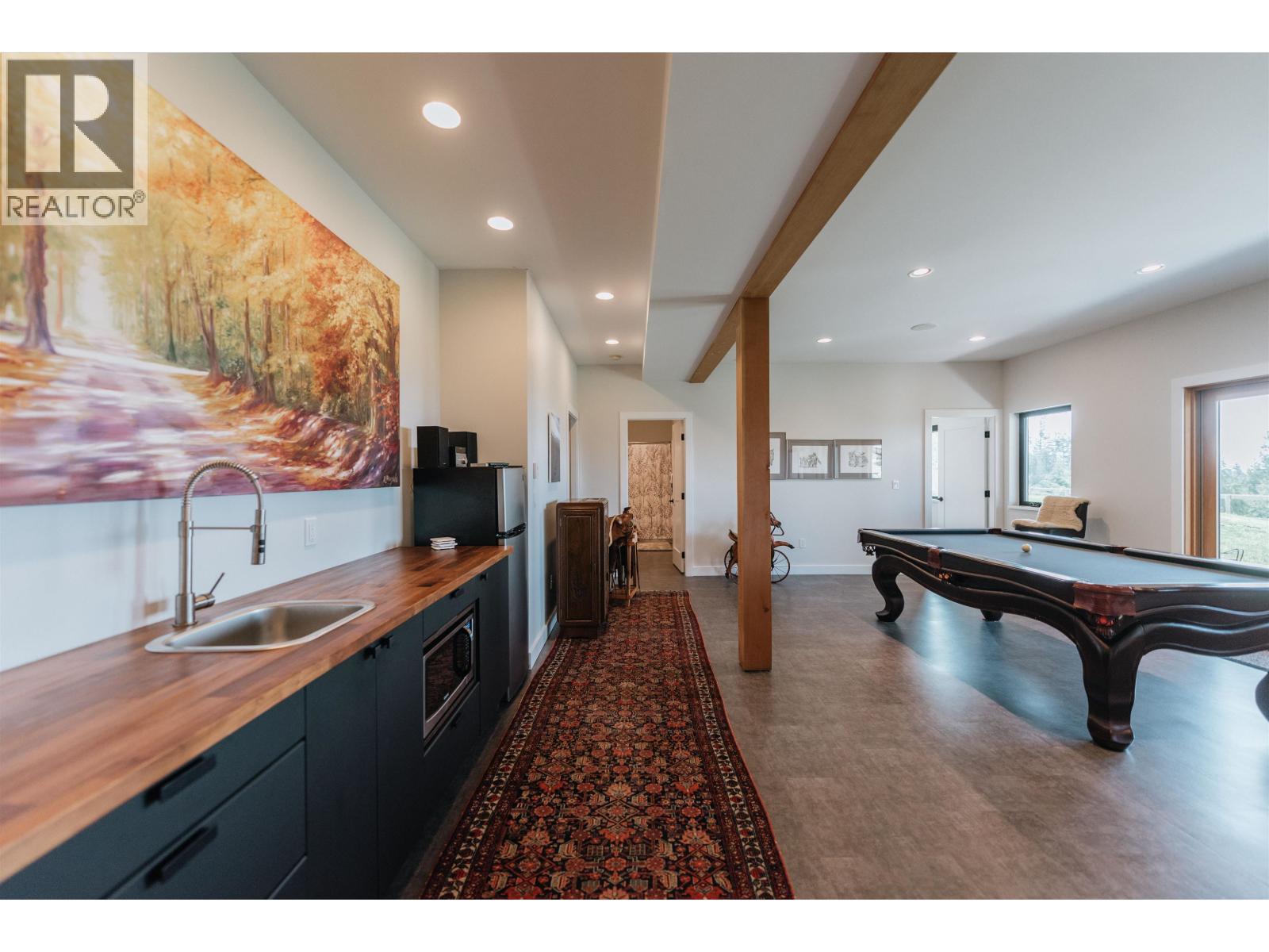 2247 PIXTON ROAD, Roberts Creek