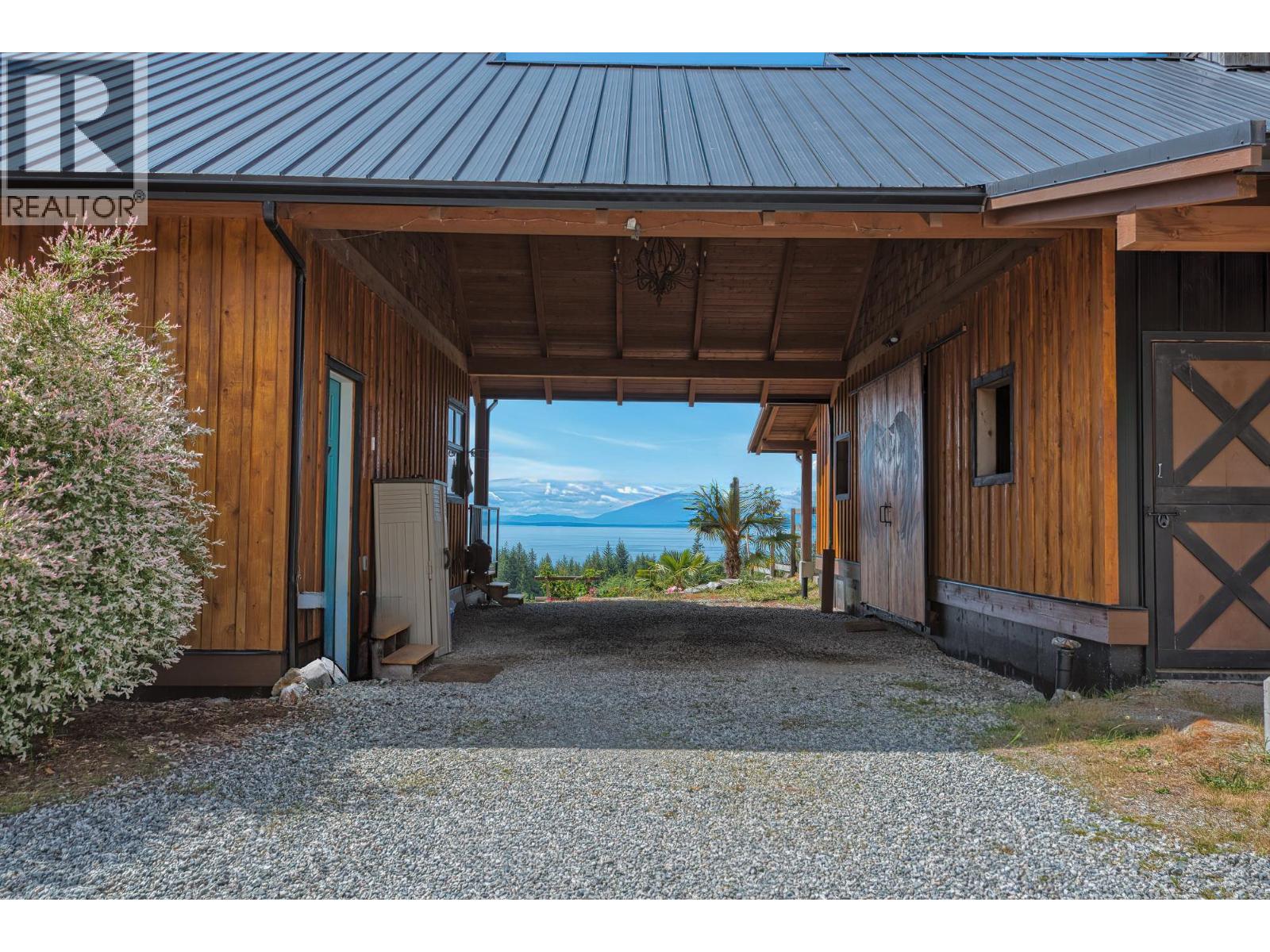 2247 PIXTON ROAD, Roberts Creek