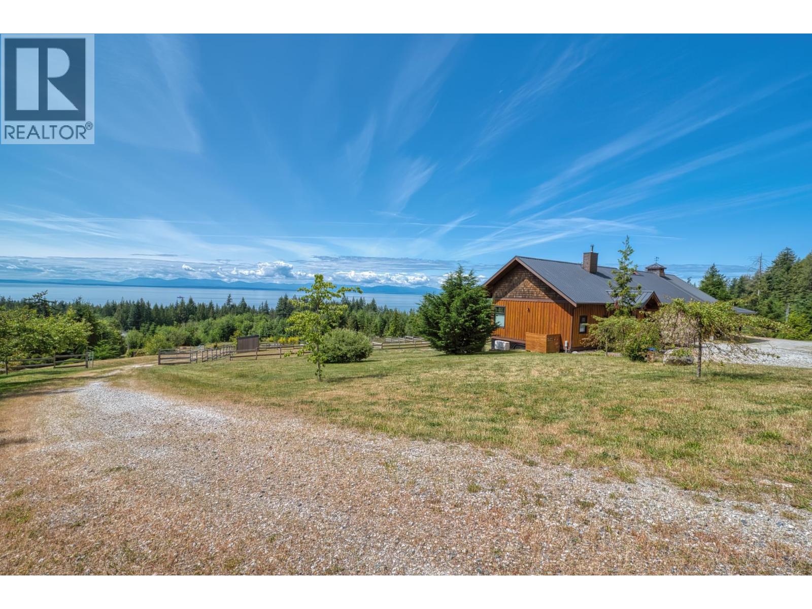 2247 PIXTON ROAD, Roberts Creek