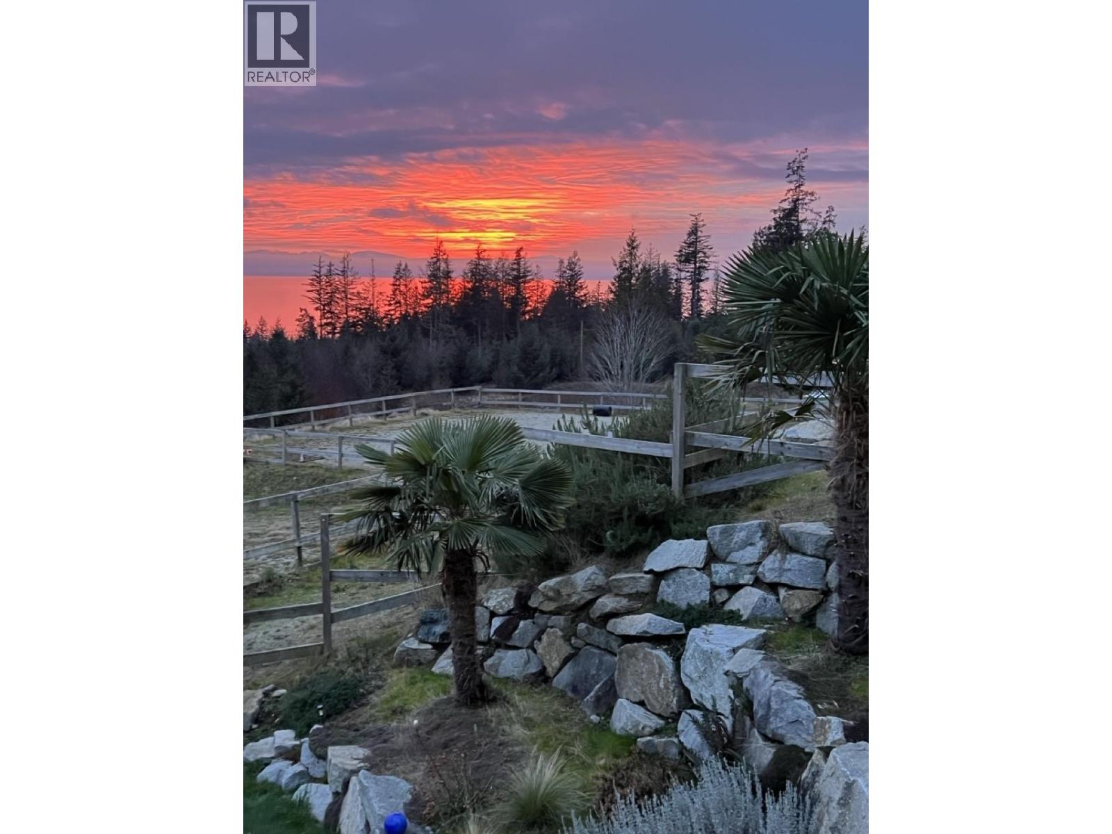 2247 PIXTON ROAD, Roberts Creek