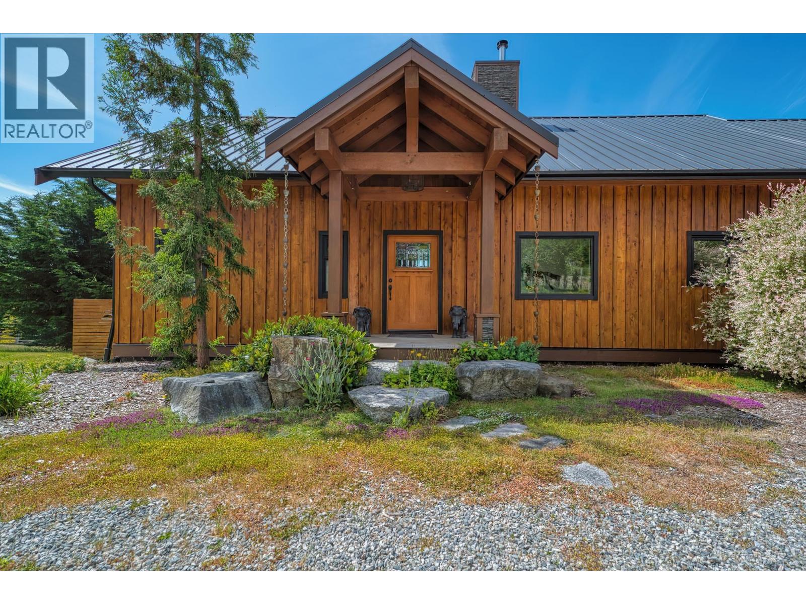2247 PIXTON ROAD, Roberts Creek